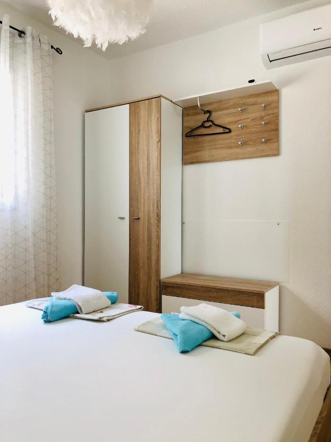 Villa Dani Sea & Pool Apartments Trogir Exterior photo